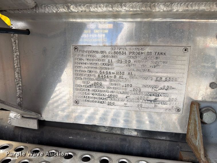 image for item FI2028 2011 International LA627 fuel truck