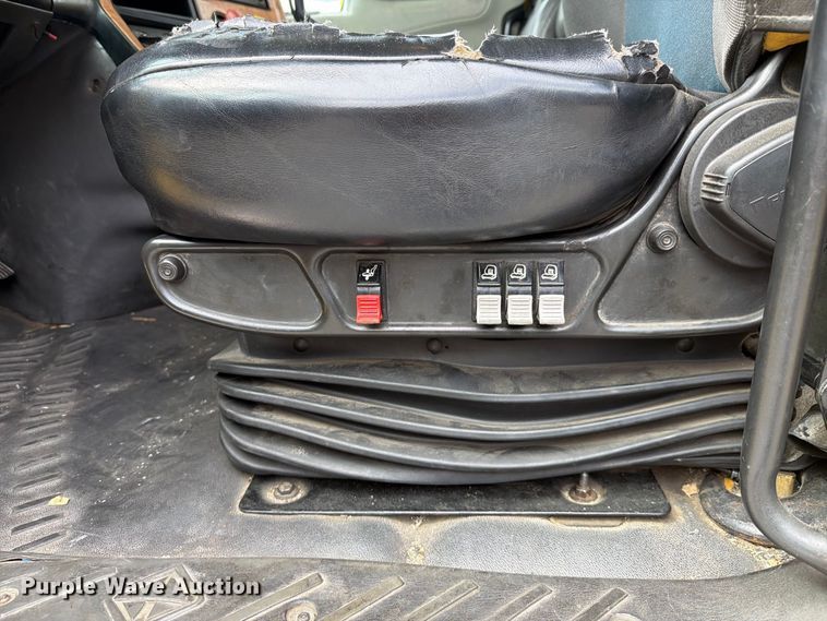 image for item FI2028 2011 International LA627 fuel truck