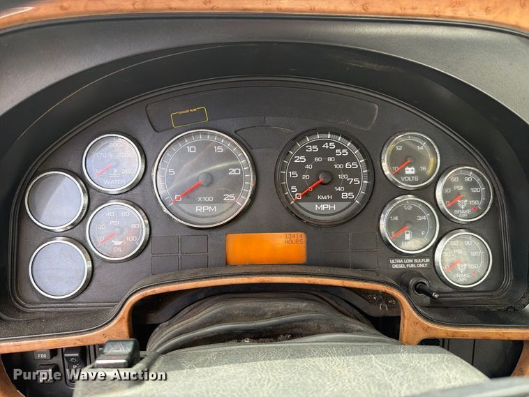 image for item FI2028 2011 International LA627 fuel truck
