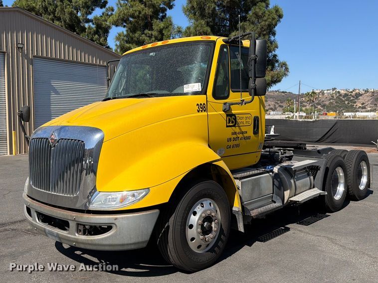2016 International RF027 semi truck