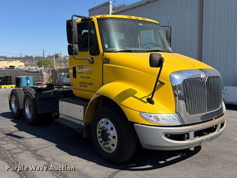 image for item FI2030 2016 International RF027 semi truck