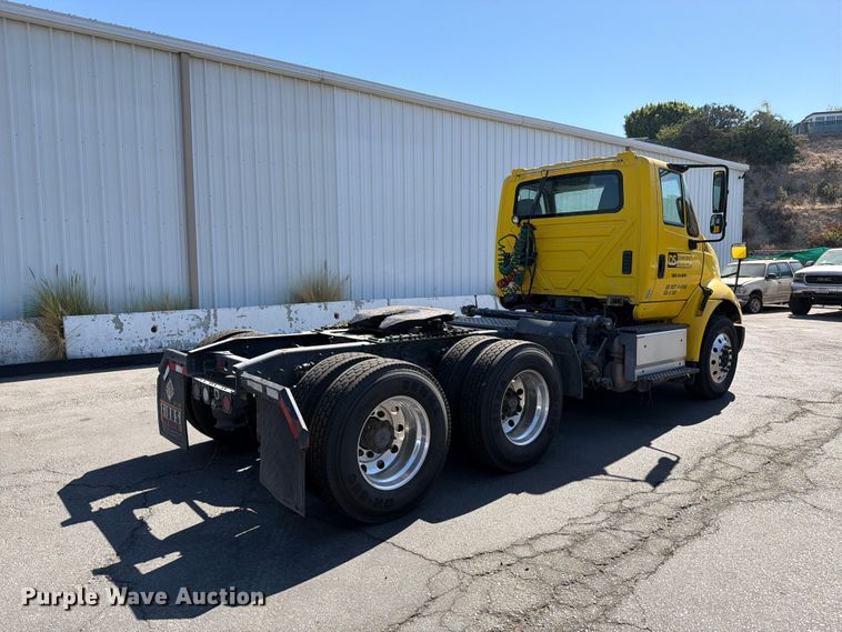 image for item FI2030 2016 International RF027 semi truck