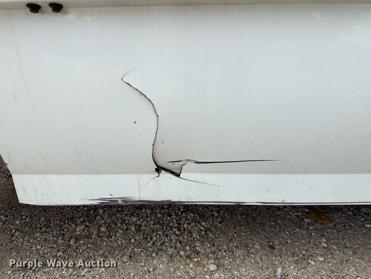 image for item FJ2004 2013 Volvo VNL semi truck