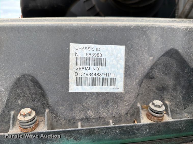 image for item FJ2004 2013 Volvo VNL semi truck