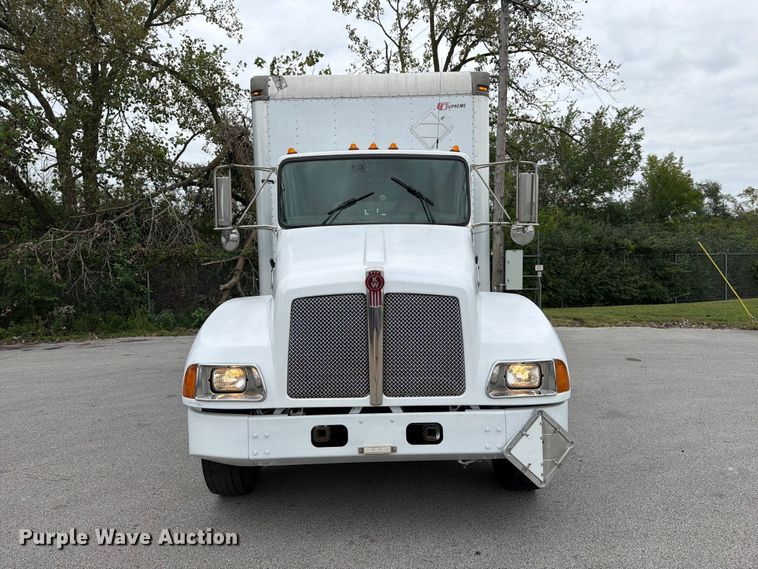 image for item FJ2015 2007 Kenworth T300 box truck