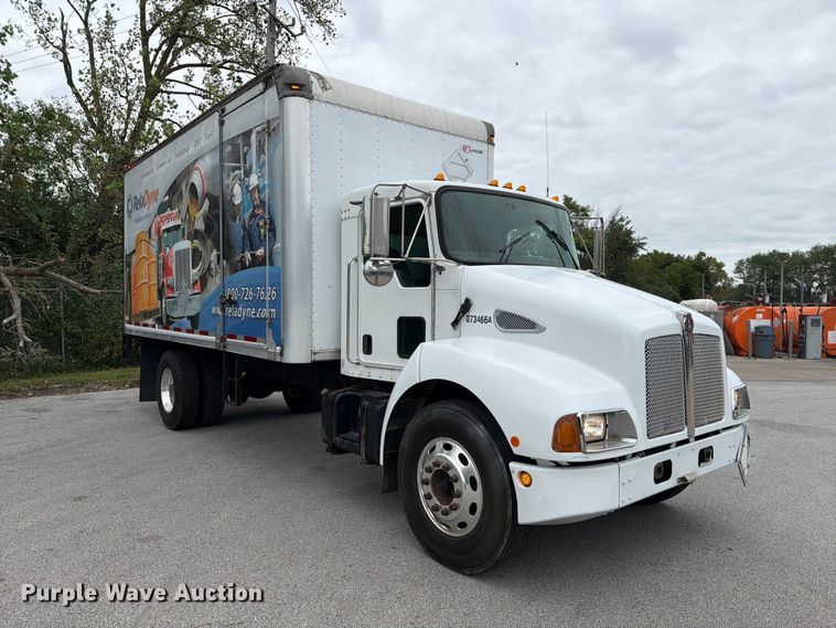 image for item FJ2015 2007 Kenworth T300 box truck