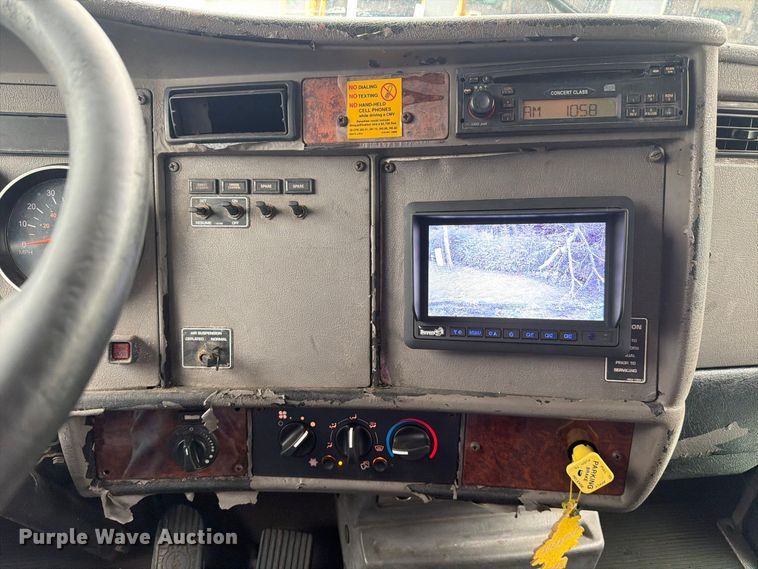 image for item FJ2015 2007 Kenworth T300 box truck