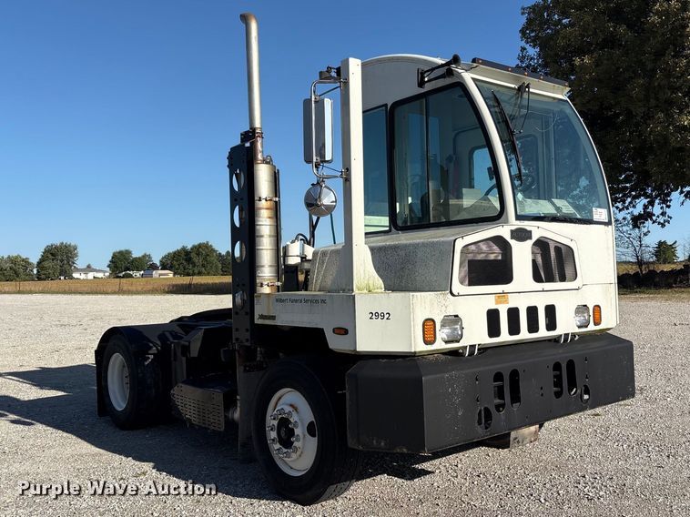 image for item FK2151 2017 Autocar Industries XSPotter yard truck