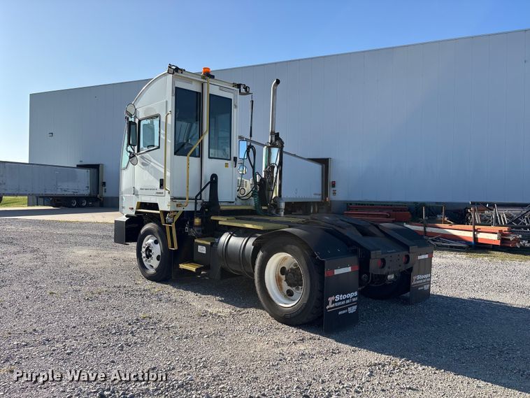 image for item FK2151 2017 Autocar Industries XSPotter yard truck