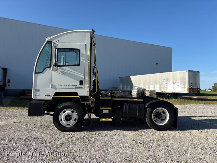image for item FK2151 2017 Autocar Industries XSPotter yard truck