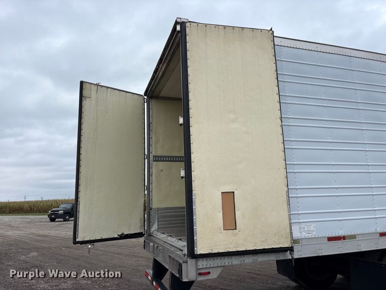 image for item FK2156 2006 Utility Trailer Manufacturer refrigerated van trailer