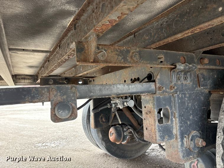 image for item FK2156 2006 Utility Trailer Manufacturer refrigerated van trailer