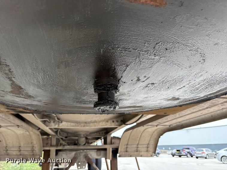 image for item FK2158 1983 Penske fuel trailer