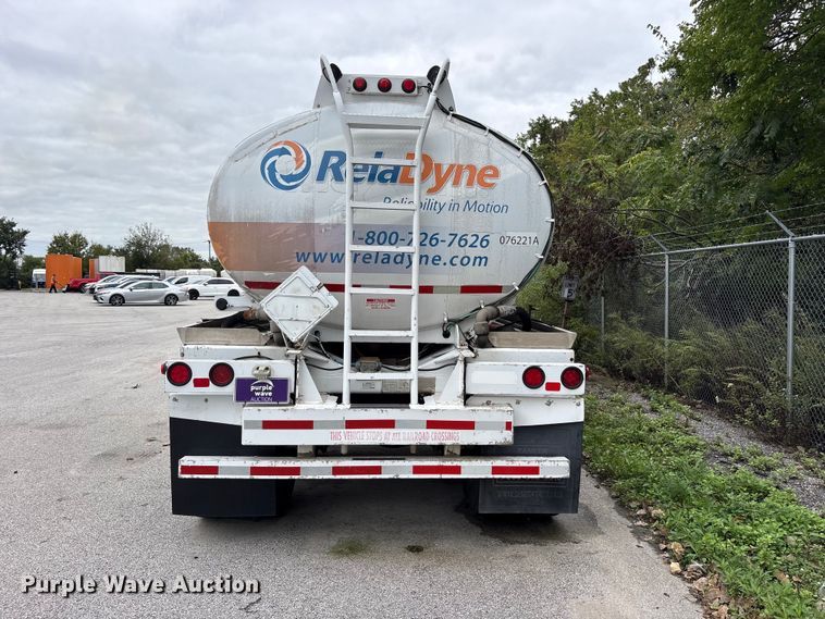 image for item FK2159 2007 Polar Tank fuel trailer