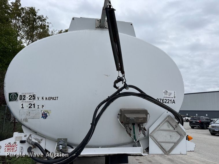 image for item FK2159 2007 Polar Tank fuel trailer