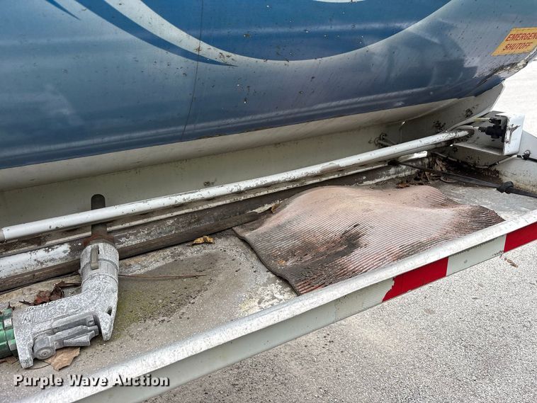 image for item FK2159 2007 Polar Tank fuel trailer