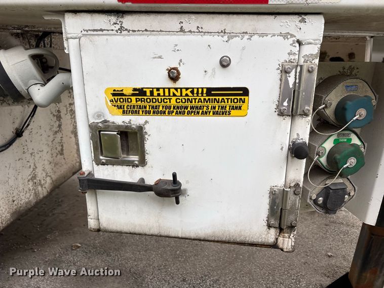 image for item FK2159 2007 Polar Tank fuel trailer