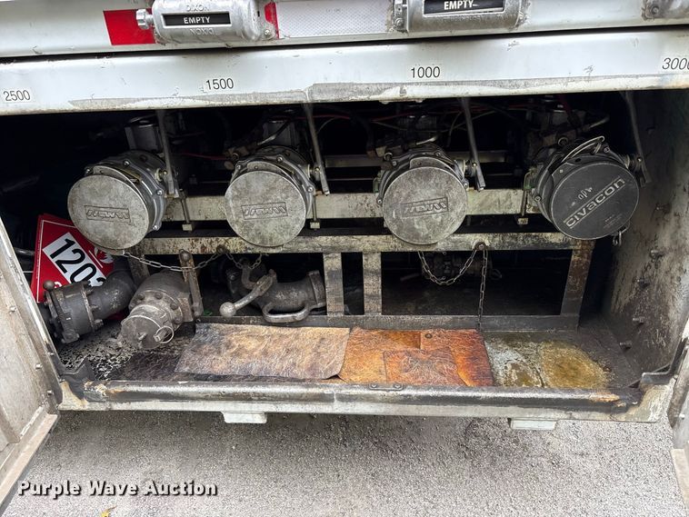 image for item FK2159 2007 Polar Tank fuel trailer