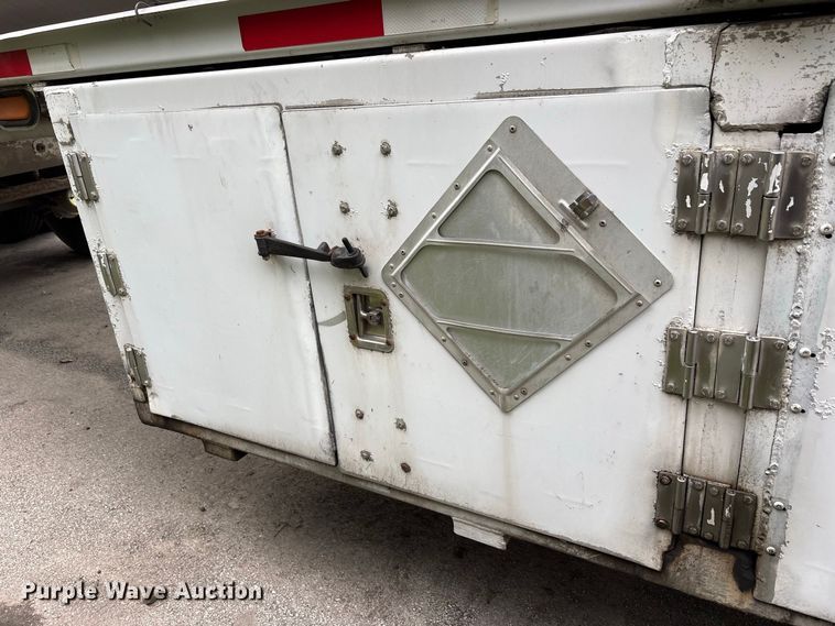 image for item FK2159 2007 Polar Tank fuel trailer