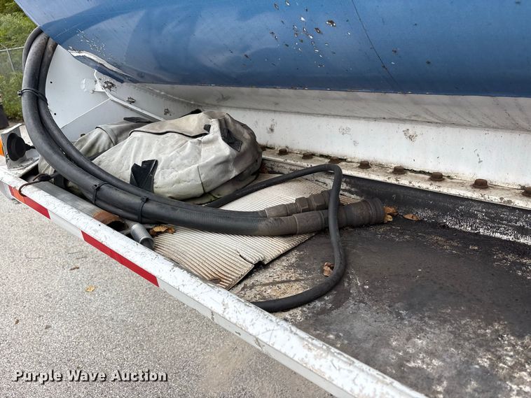 image for item FK2159 2007 Polar Tank fuel trailer