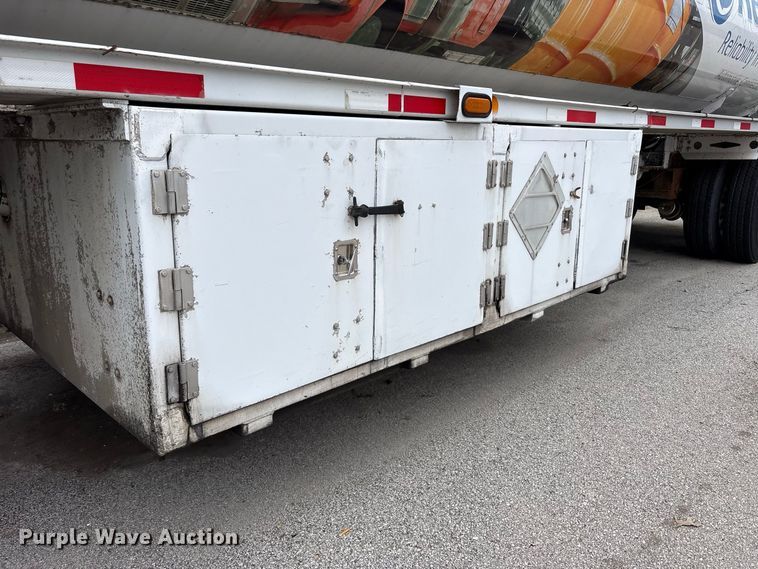 image for item FK2159 2007 Polar Tank fuel trailer