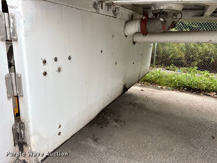 image for item FK2159 2007 Polar Tank fuel trailer