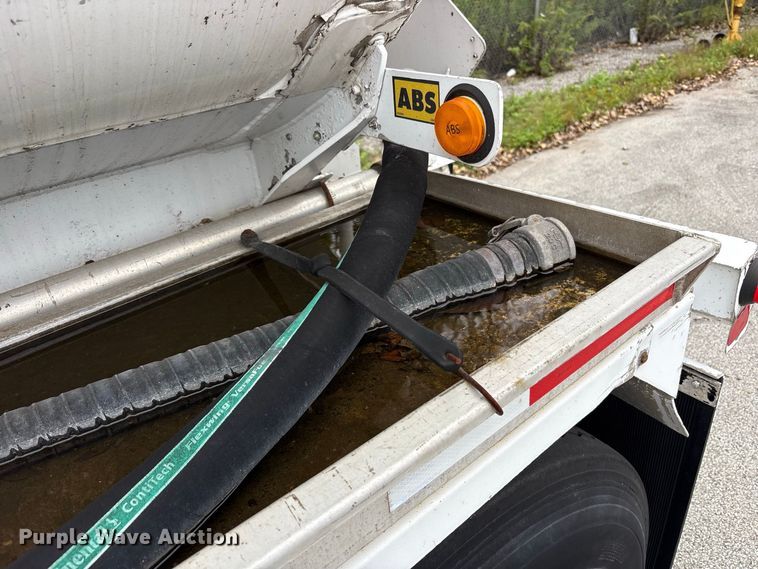 image for item FK2159 2007 Polar Tank fuel trailer