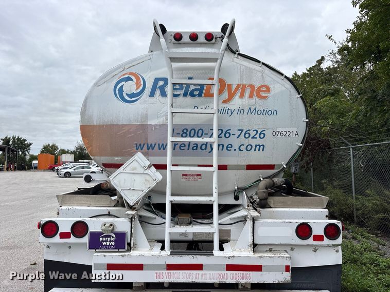 image for item FK2159 2007 Polar Tank fuel trailer