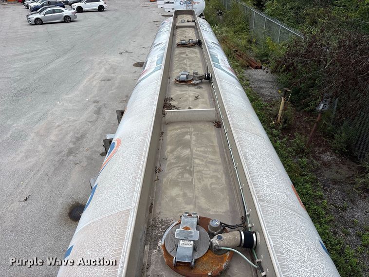 image for item FK2159 2007 Polar Tank fuel trailer