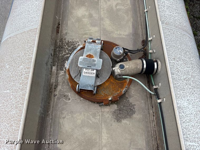 image for item FK2159 2007 Polar Tank fuel trailer