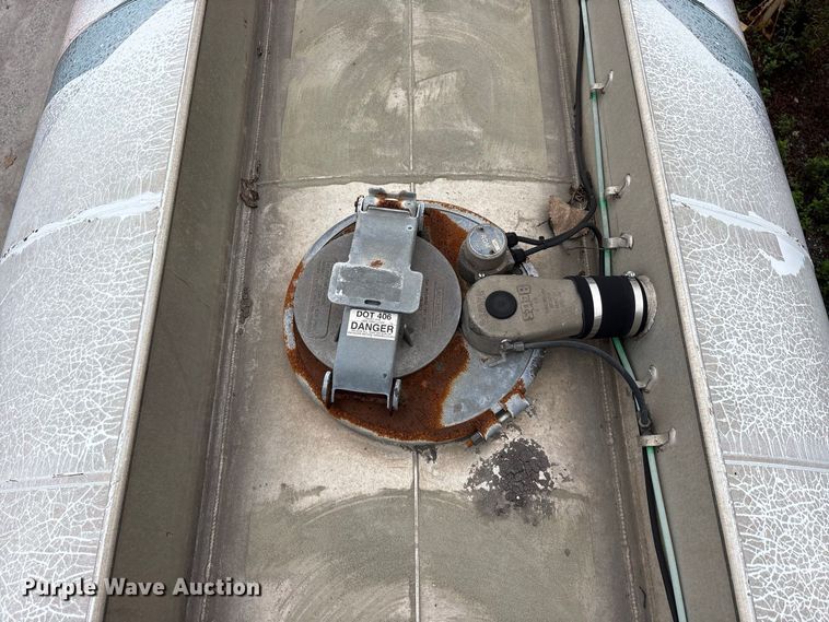 image for item FK2159 2007 Polar Tank fuel trailer