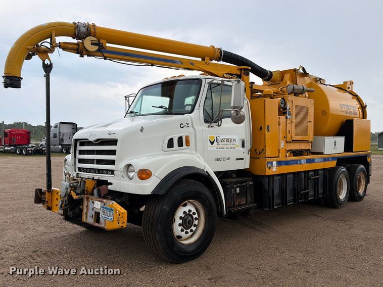 image for item FK3381 2001 Sterling Truck L7500 Series hydrovac truck