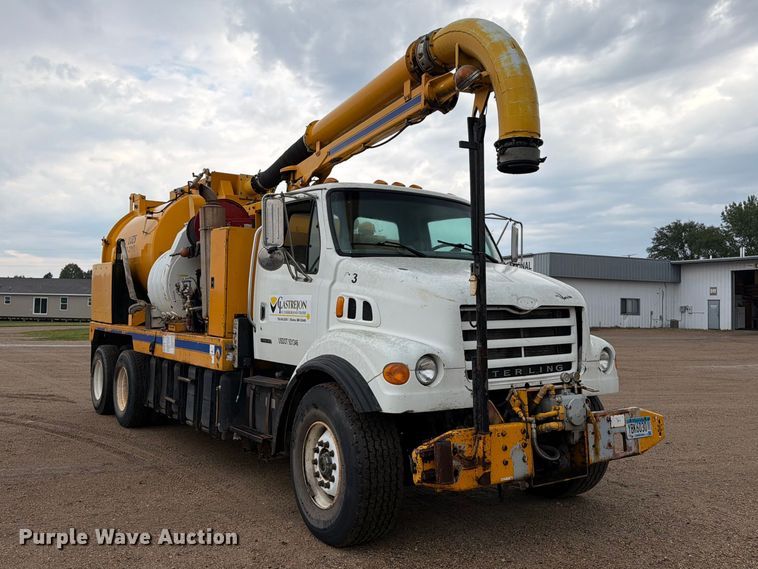image for item FK3381 2001 Sterling Truck L7500 Series hydrovac truck