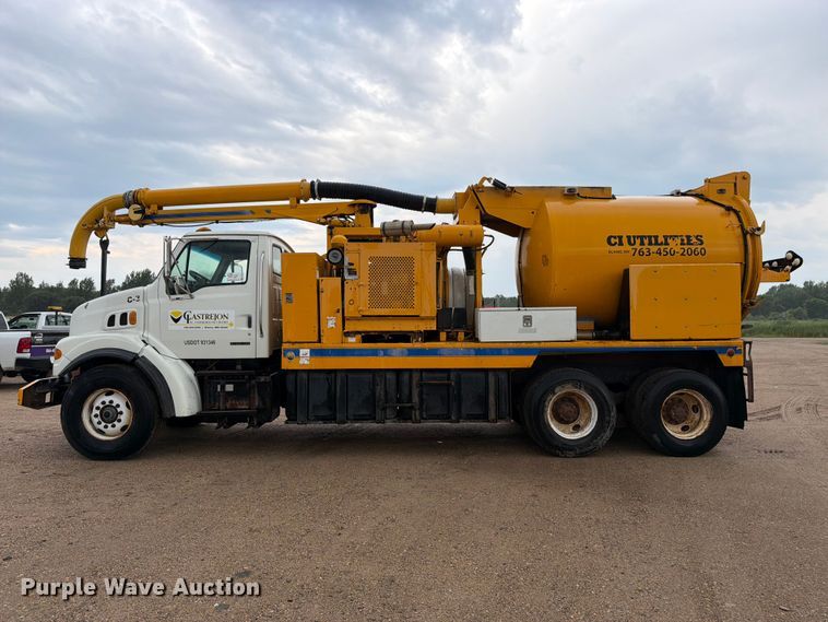 image for item FK3381 2001 Sterling Truck L7500 Series hydrovac truck
