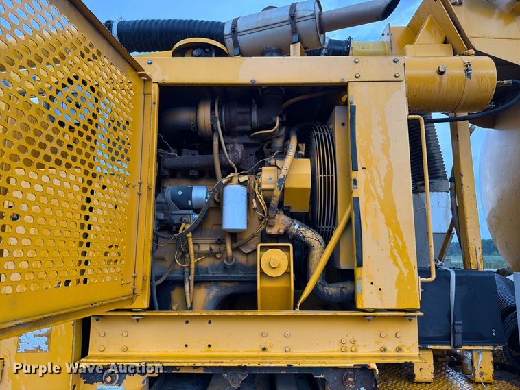image for item FK3381 2001 Sterling Truck L7500 Series hydrovac truck