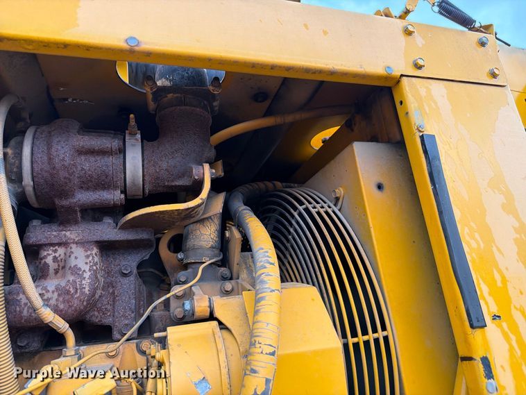 image for item FK3381 2001 Sterling Truck L7500 Series hydrovac truck
