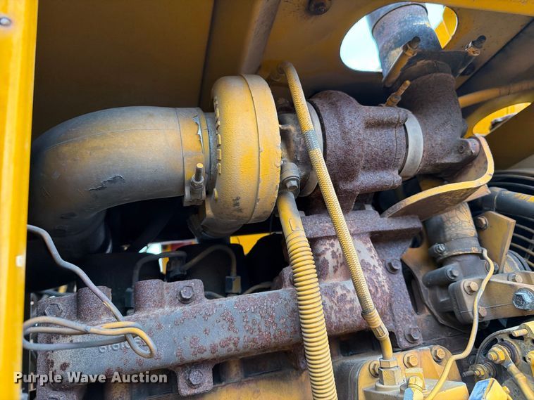 image for item FK3381 2001 Sterling Truck L7500 Series hydrovac truck