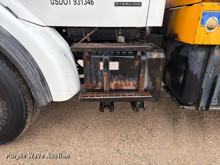 image for item FK3381 2001 Sterling Truck L7500 Series hydrovac truck
