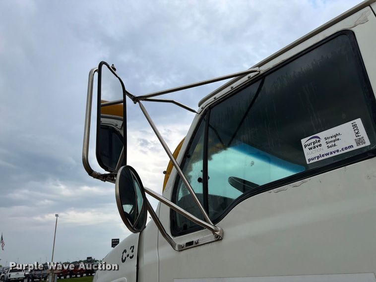 image for item FK3381 2001 Sterling Truck L7500 Series hydrovac truck