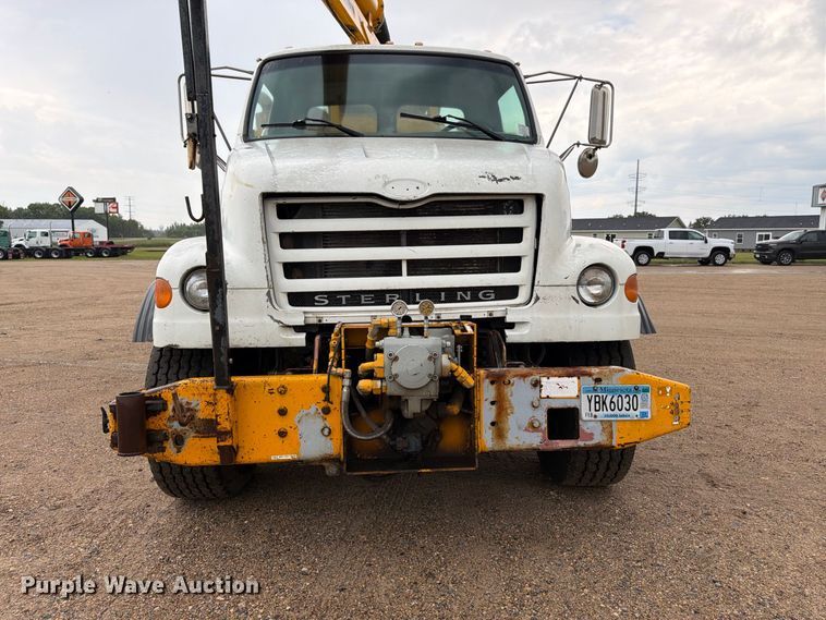 image for item FK3381 2001 Sterling Truck L7500 Series hydrovac truck