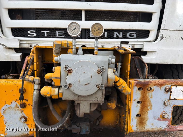 image for item FK3381 2001 Sterling Truck L7500 Series hydrovac truck