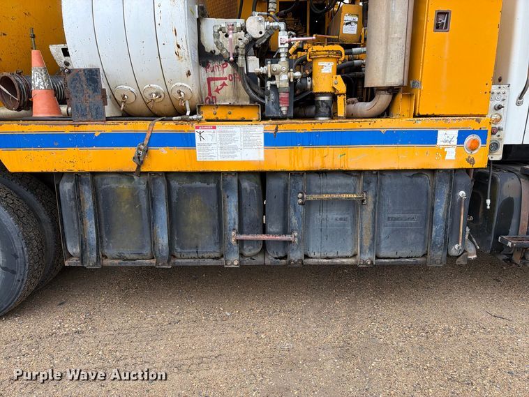 image for item FK3381 2001 Sterling Truck L7500 Series hydrovac truck