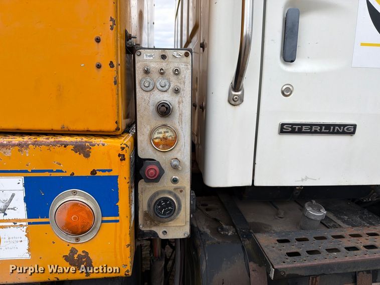 image for item FK3381 2001 Sterling Truck L7500 Series hydrovac truck