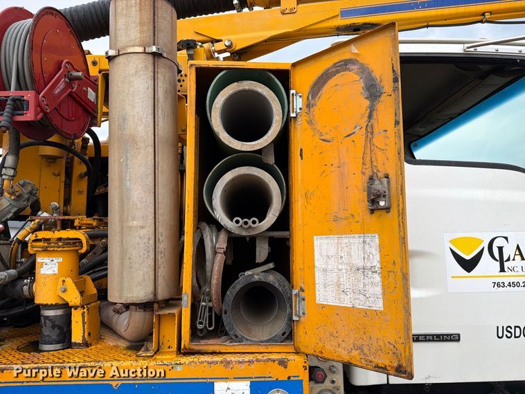 image for item FK3381 2001 Sterling Truck L7500 Series hydrovac truck