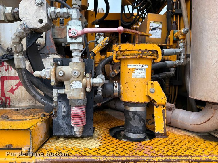 image for item FK3381 2001 Sterling Truck L7500 Series hydrovac truck