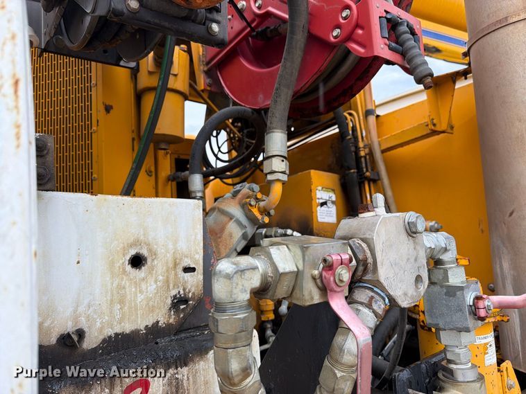 image for item FK3381 2001 Sterling Truck L7500 Series hydrovac truck