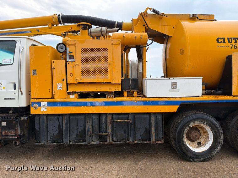 image for item FK3381 2001 Sterling Truck L7500 Series hydrovac truck