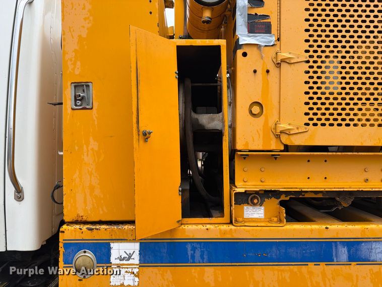 image for item FK3381 2001 Sterling Truck L7500 Series hydrovac truck