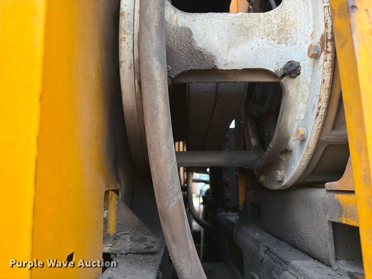 image for item FK3381 2001 Sterling Truck L7500 Series hydrovac truck