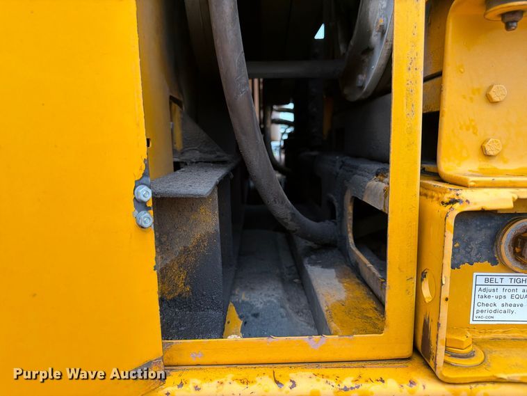 image for item FK3381 2001 Sterling Truck L7500 Series hydrovac truck